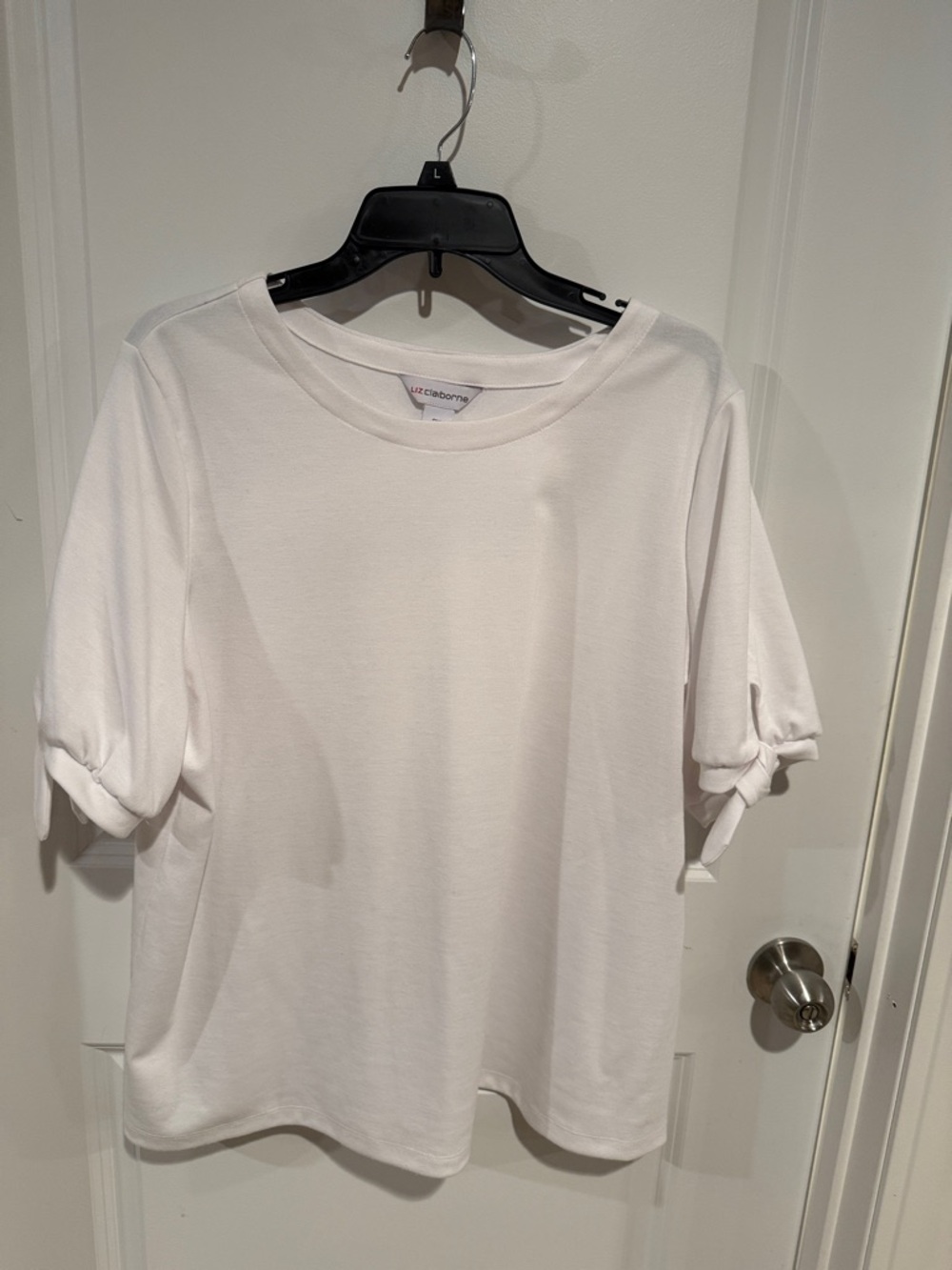 Liz Claiborne White Short Sleeve Tie-Sleeve Top